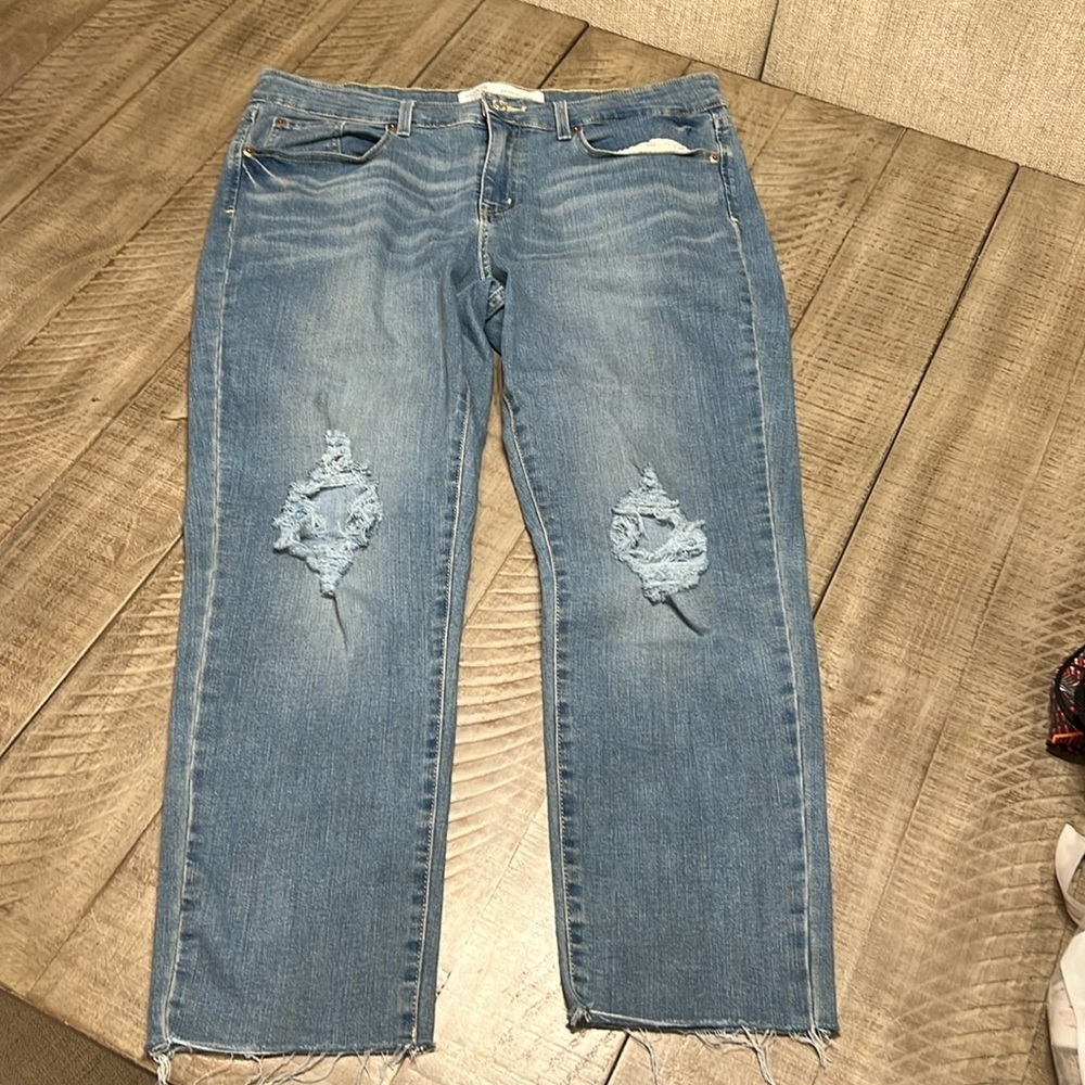 Signature by Levi Strauss mid-rise boyfriend distressed jeans
